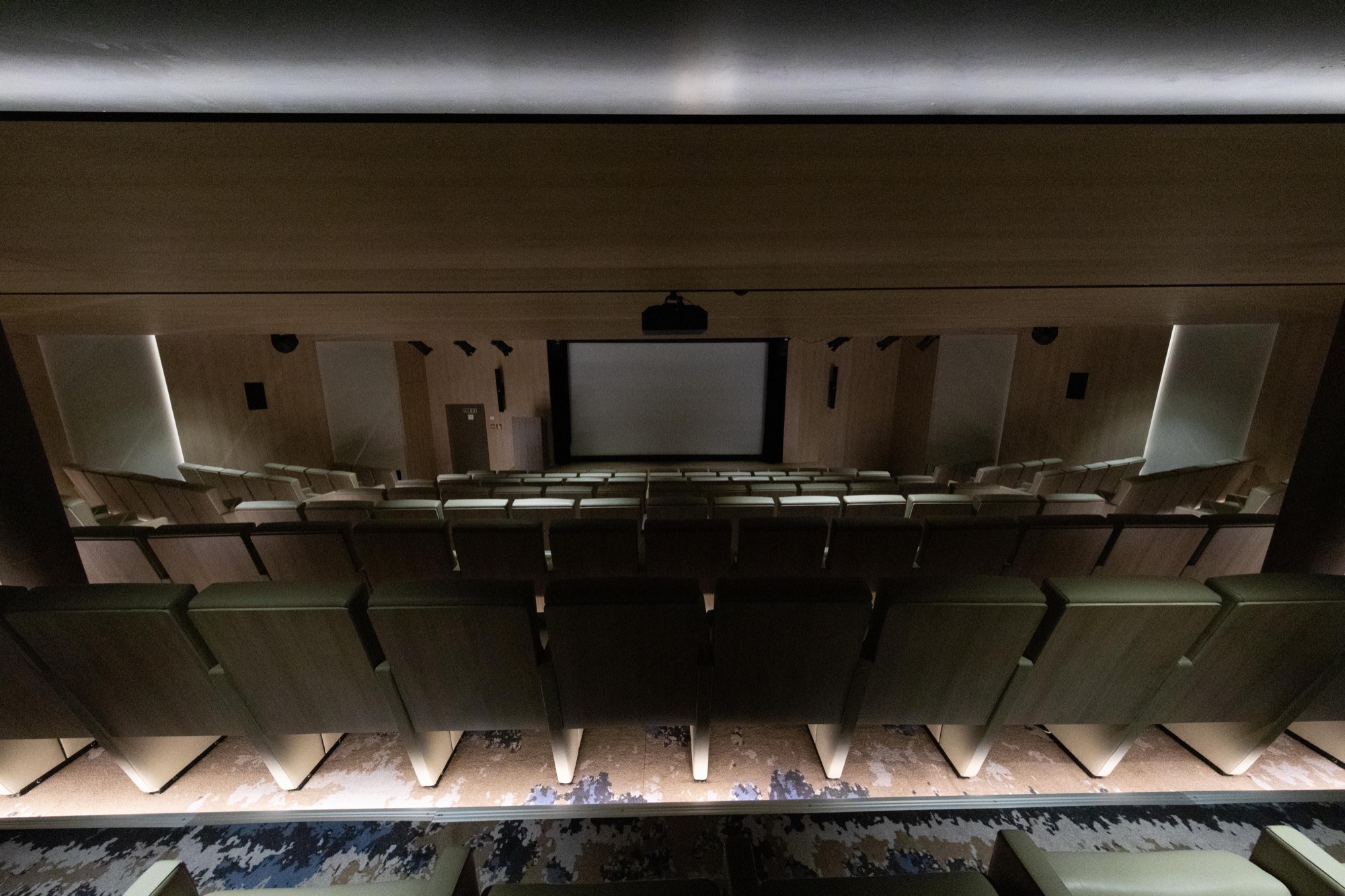 Quark Expeditions_World Explorer_Lecture Theater _2_.jpg